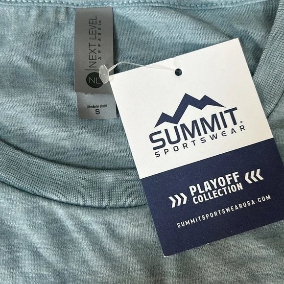 Nwt cropped chicago tshirt - Picture 3 of 3